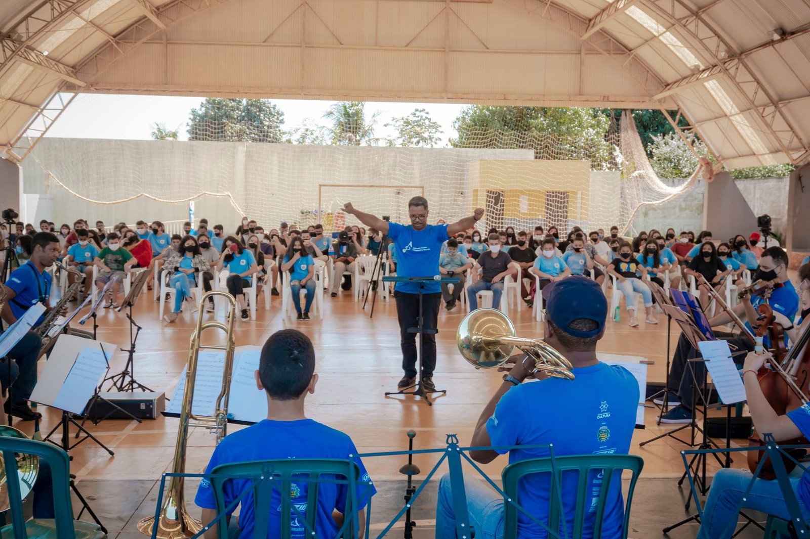 Orquestra apresenta músicas de Frank Sinatra e Beethoven em concerto de Natal