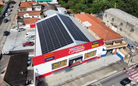 Parceria entre marcas leva energia solar a rede de supermercados de SP