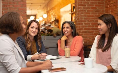 Pesquisas apontam que mulheres continuam ganhando menos que homens no Brasil