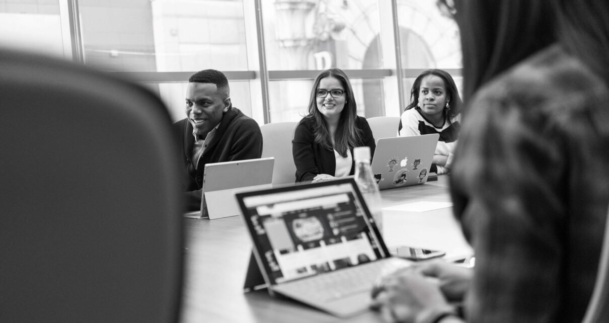 Programas de estágio e trainee ofertam formação em idiomas