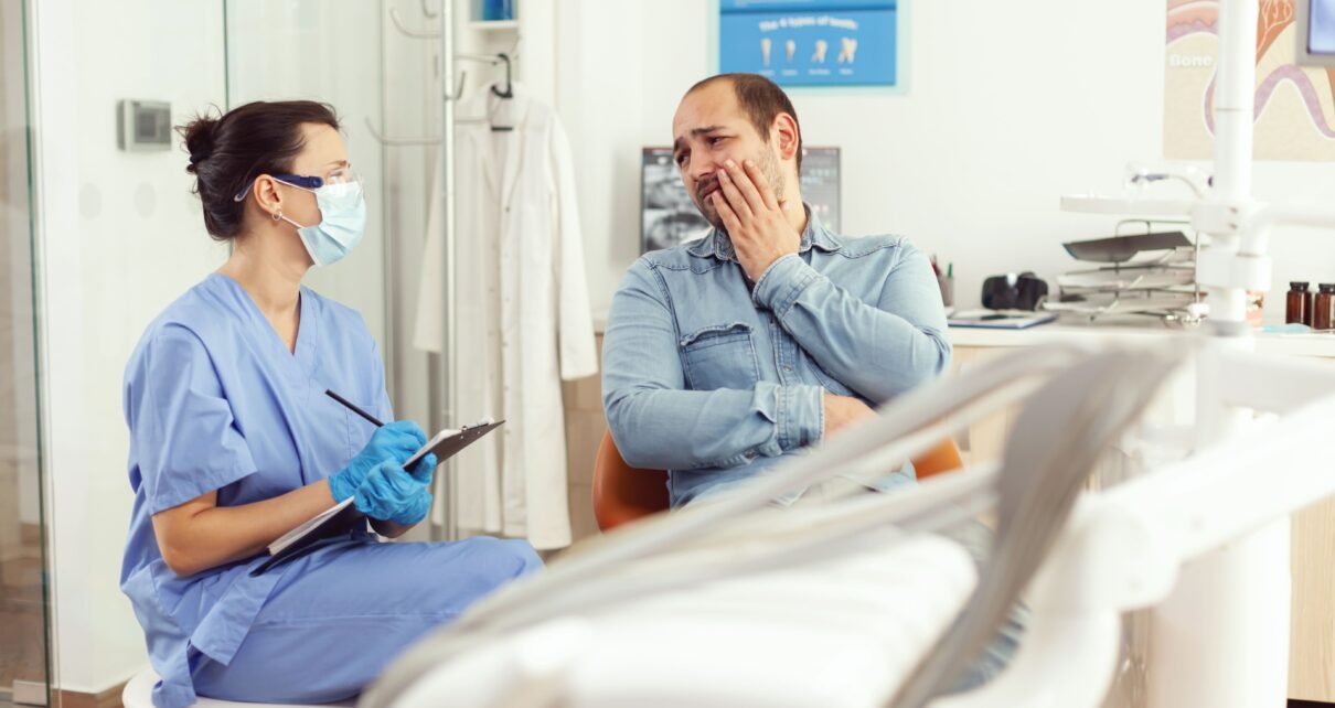 Maioria dos brasileiros não vai ao dentista uma vez ao ano