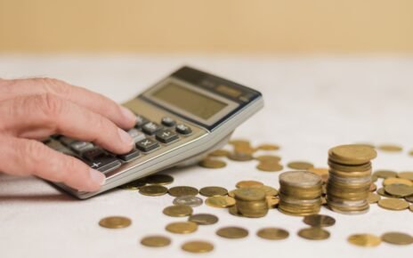 Governo propõe salário mínimo de R$ 1.421 em 2024