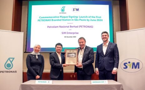 Empresas SIM e PETRONAS firmam parceria para inovar no setor de combustíveis