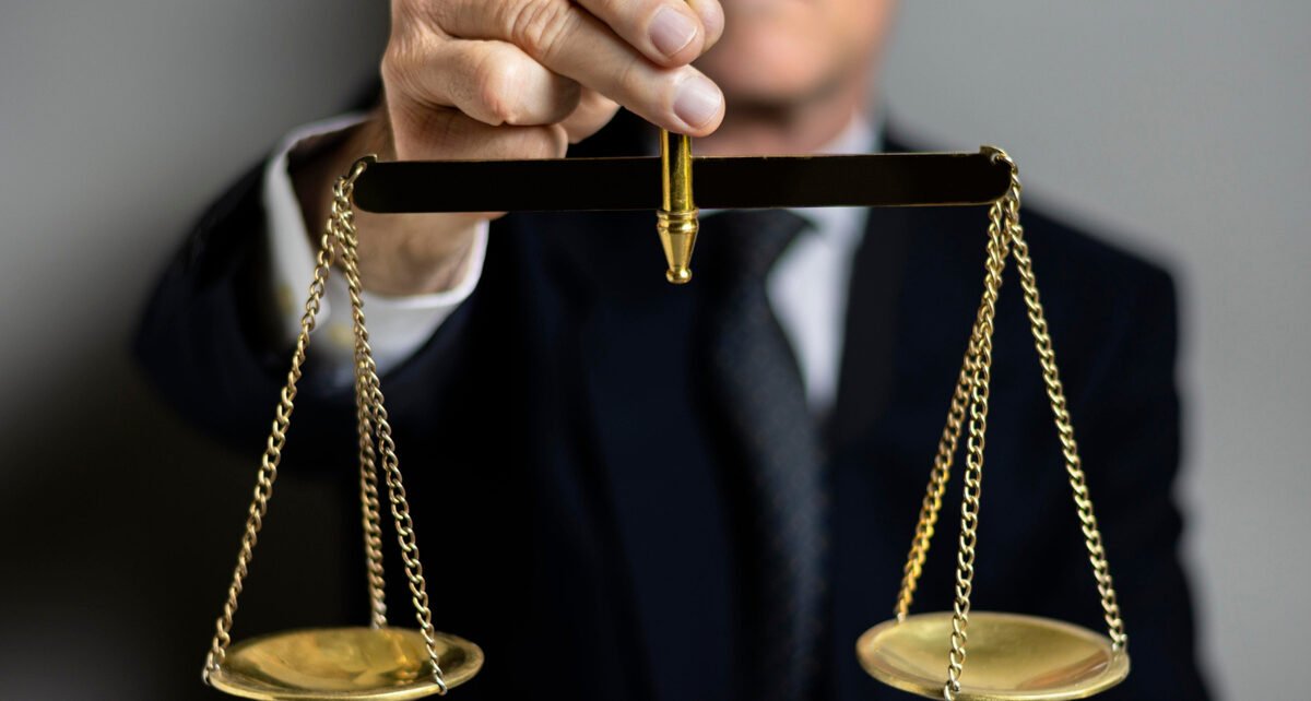 Ética: advogado não pode comprar precatório do cliente