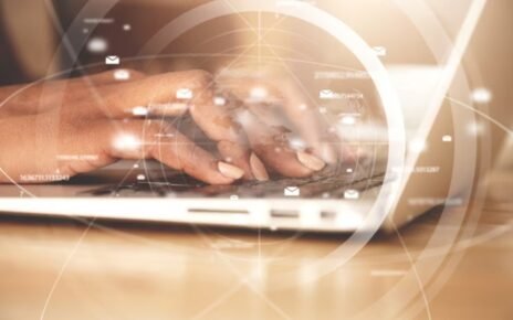 Inovações impactam a experiência digital, diz jornalista