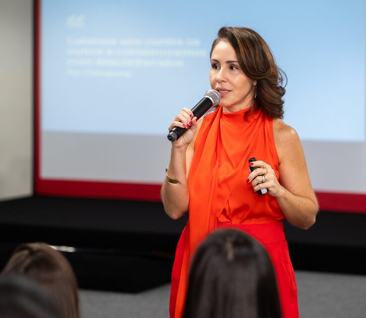 Lívia Torquetti analisa tendências de RH para 2025 em eBook