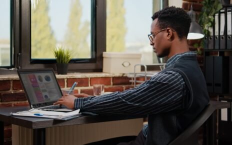 Requalificação profissional se torna essencial até 2030