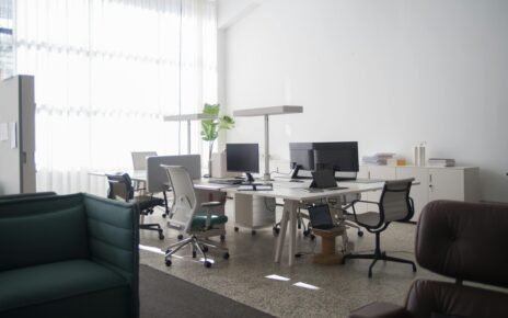 Empresas reduzem custos ao adotar escritórios inteligentes