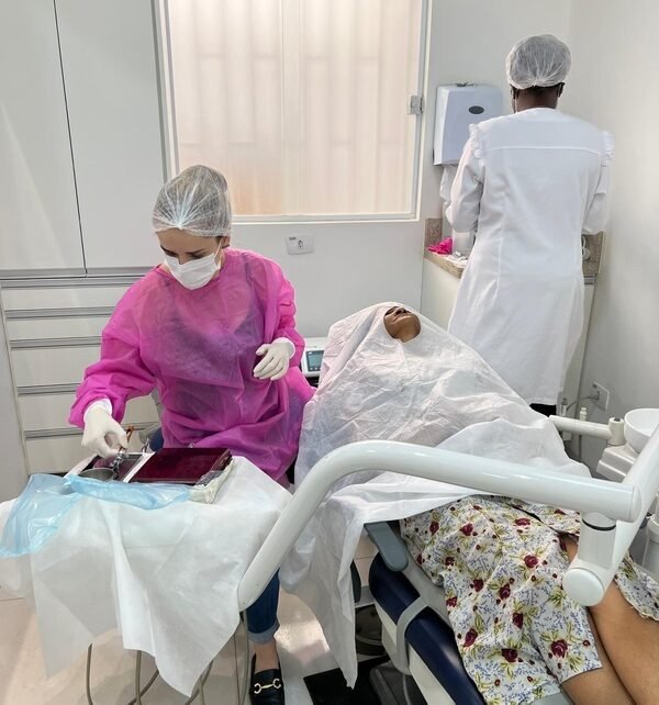 Dentistas adotam humanização e tecnologia no atendimento