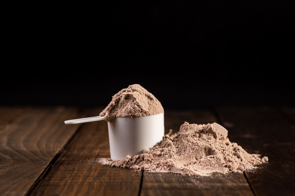 Su​plementação com whey protein melhora recuperação muscular