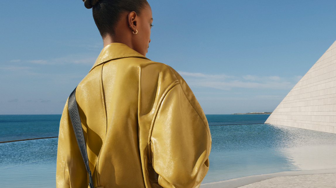 Tumi celebra 50 anos com coleção em tom dourado bullion