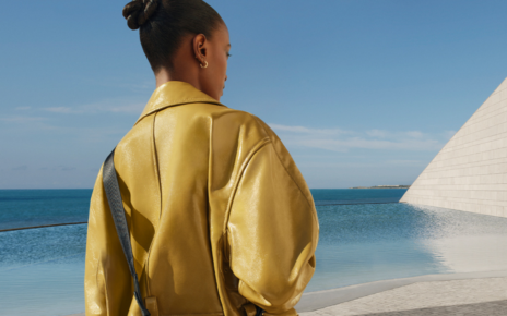 Tumi celebra 50 anos com coleção em tom dourado bullion