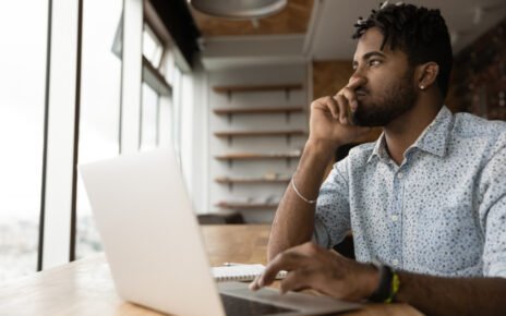 Otimismo de empresas recua no Brasil e no mundo