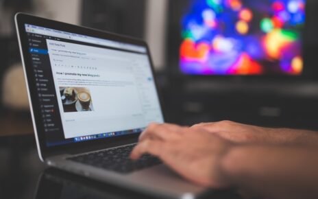 Criação de sites impulsiona negócios digitais no Brasil