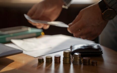 Falta de limite da ANS impacta famílias com planos coletivos