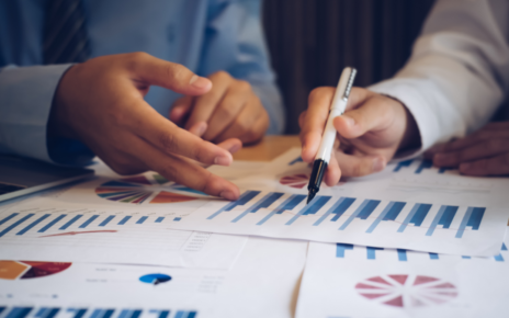 Gestão corporativa transforma administração de condomínios