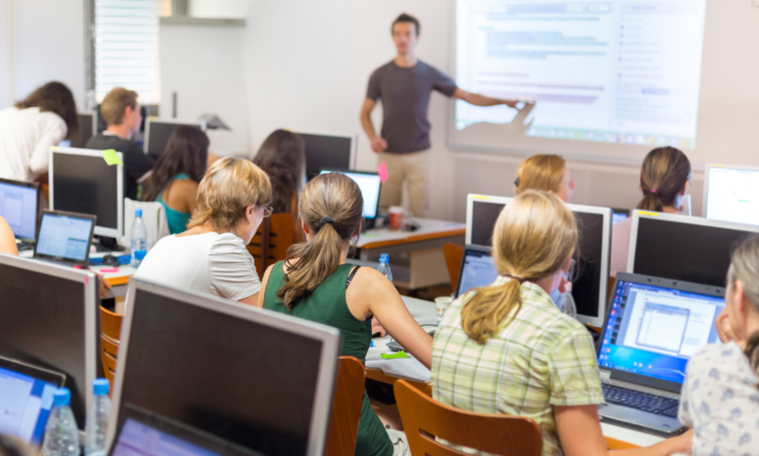 Escolher a faculdade ideal exige pesquisa e atenção