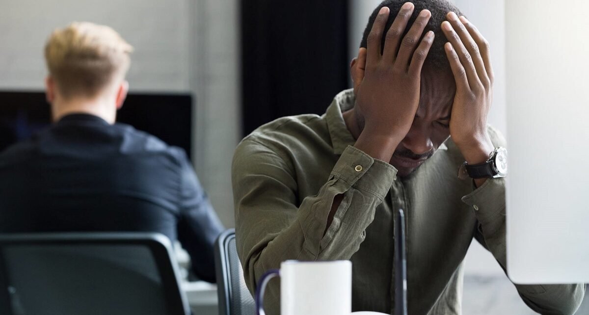 Nova NR-1 expõe o peso do ambiente de trabalho no adoecimento mental