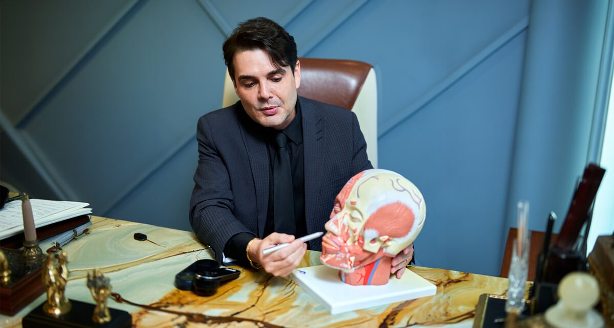 Francisco Àsshis explica aspectos da dermatologia estética