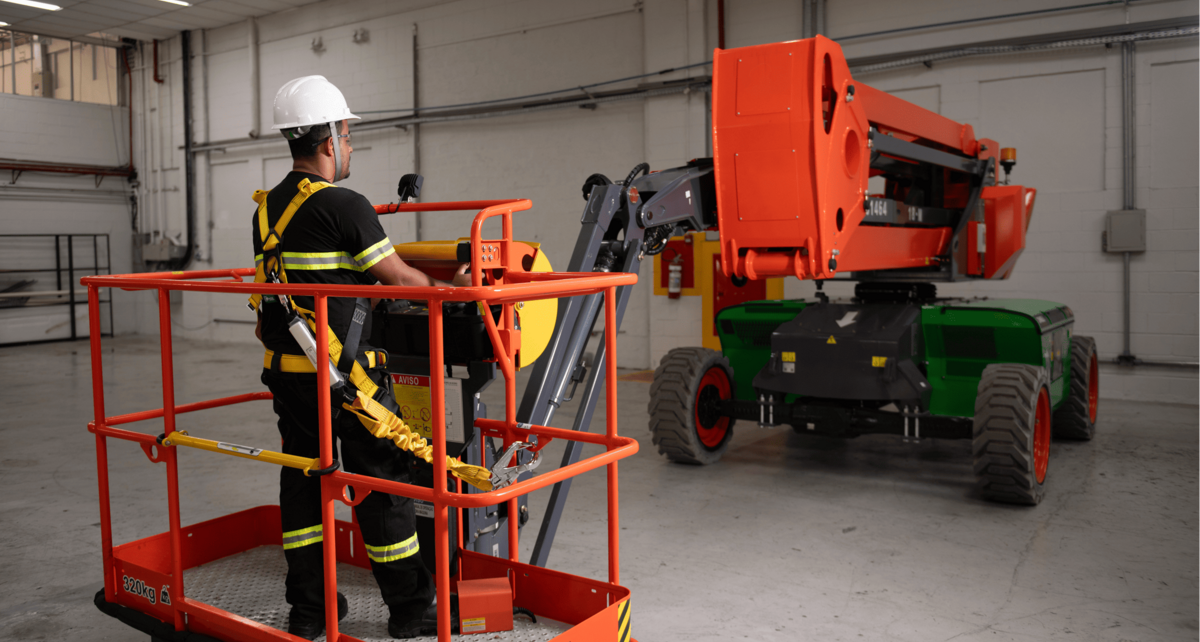 Plataformas elevatórias são opção para trabalho em altura