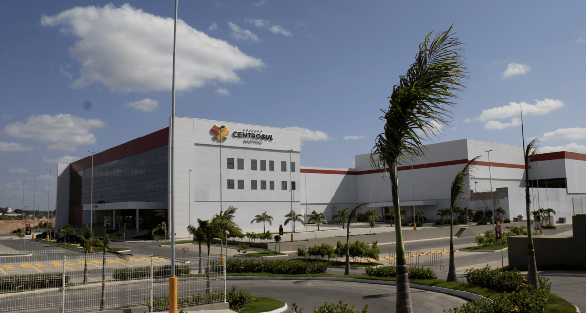 Construção de shopping marca desenvolvimento em Lagarto