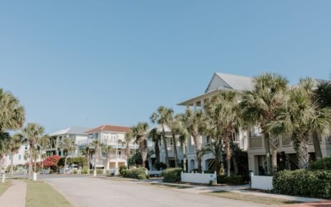 Brasileiros devem se atentar a leis e finanças antes de comprar imóveis nos EUA