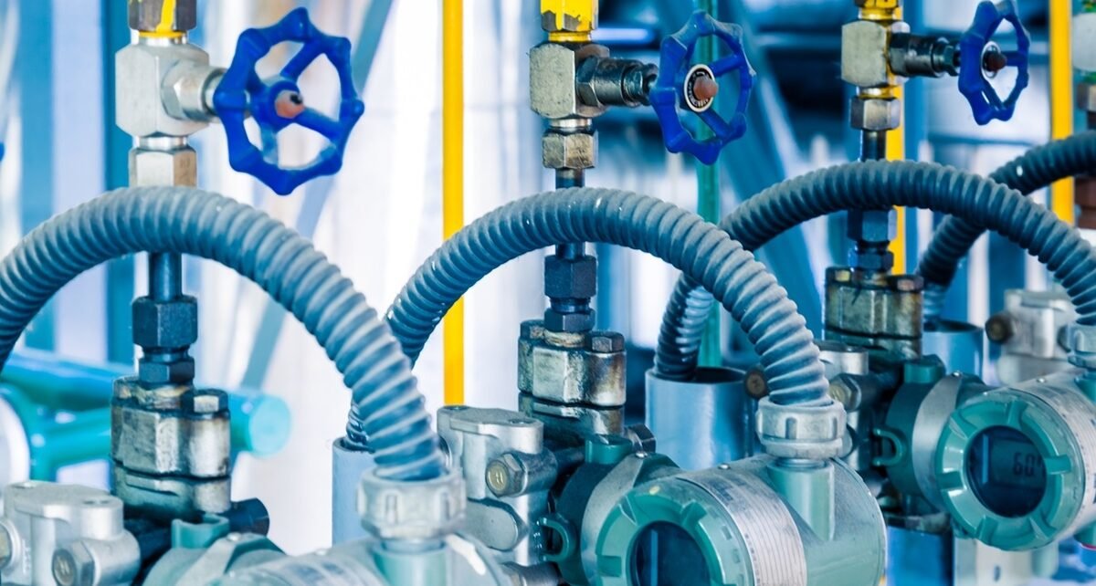 Mangueiras para água e ar reforçam eficiência industrial