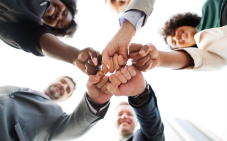 Sicoob Credicom representa o cooperativismo na Suécia