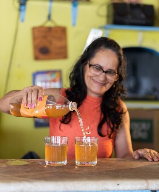 Empresa lança bebida mista alcoólica à base de mel de cacau