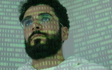 Comandos de IA transformam rotinas em diferentes setores