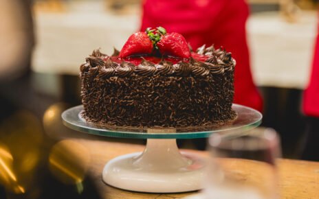 Fábrica de Bolo Vó Alzira lança sabor em parceria social