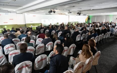 Brasil precisa reindustrializar, alerta professor da FGV