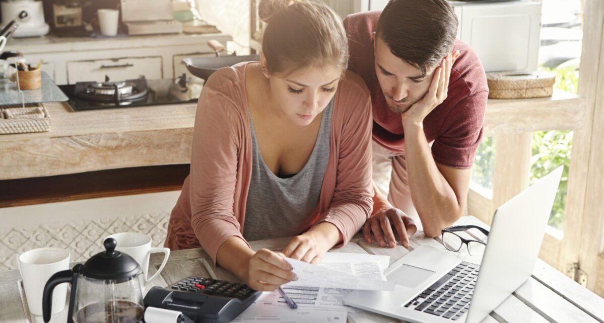 Reajuste do plano de saúde impacta consumo das famílias