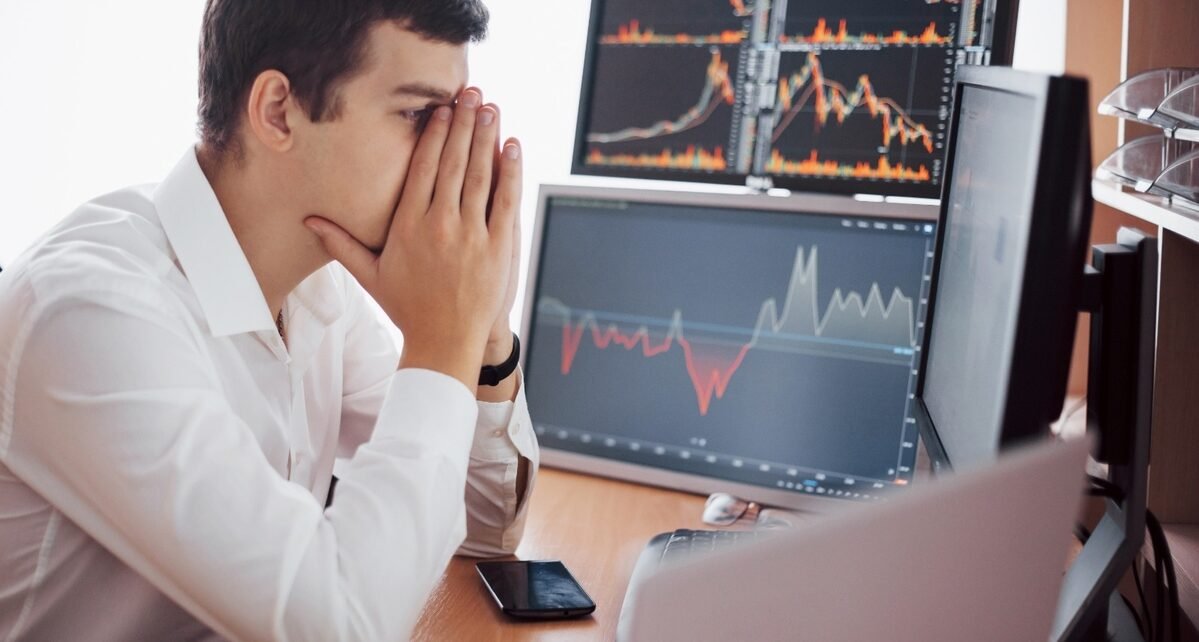 Golpistas usam IA para criar falsas oportunidades de investimentos