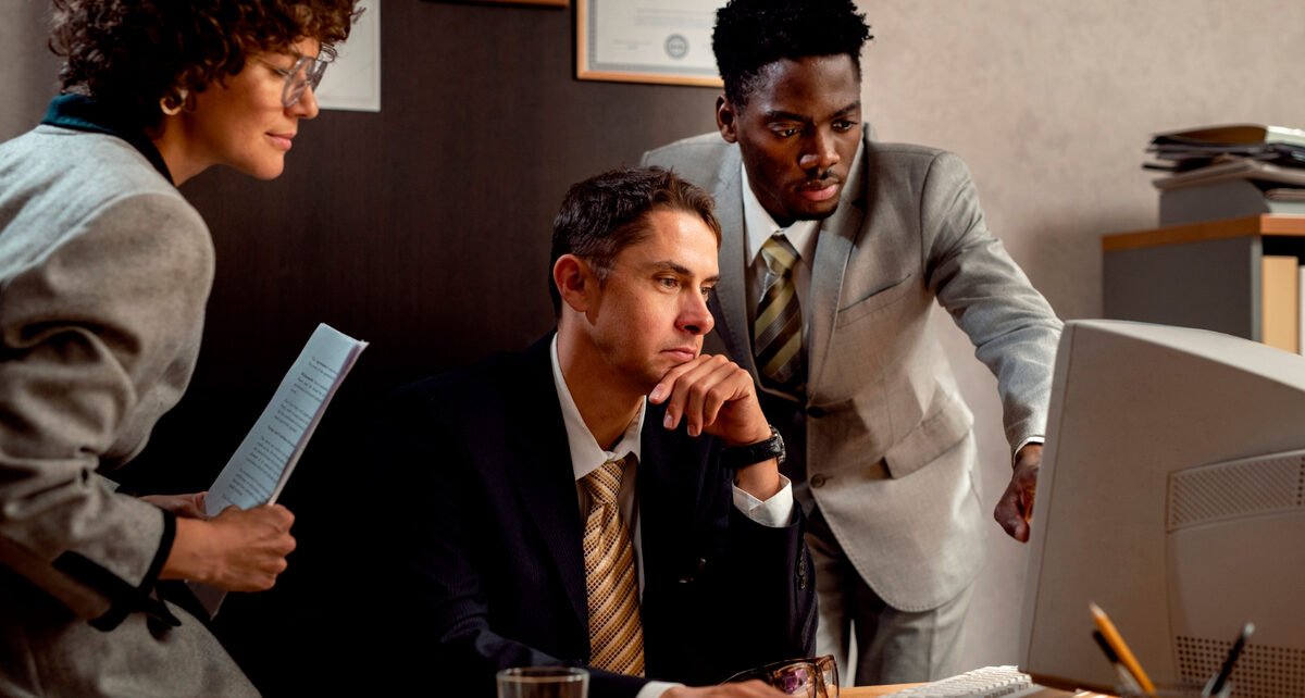 Desafios de gestão marcam início da carreira de advogados