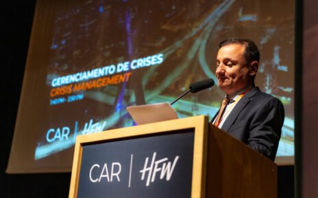 Lei de seguros, IA e conflitos pautam evento internacional