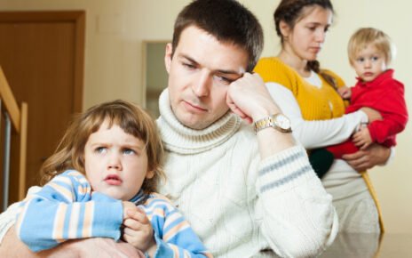 Angústia invisível dos pais pode afetar bem-estar infantil