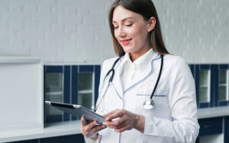 Médicos investem em tráfego pago para crescer online