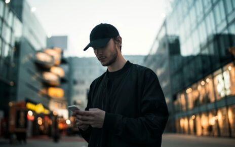 App de vídeos remove 3,5 mi de conteúdos no Brasil em 2025