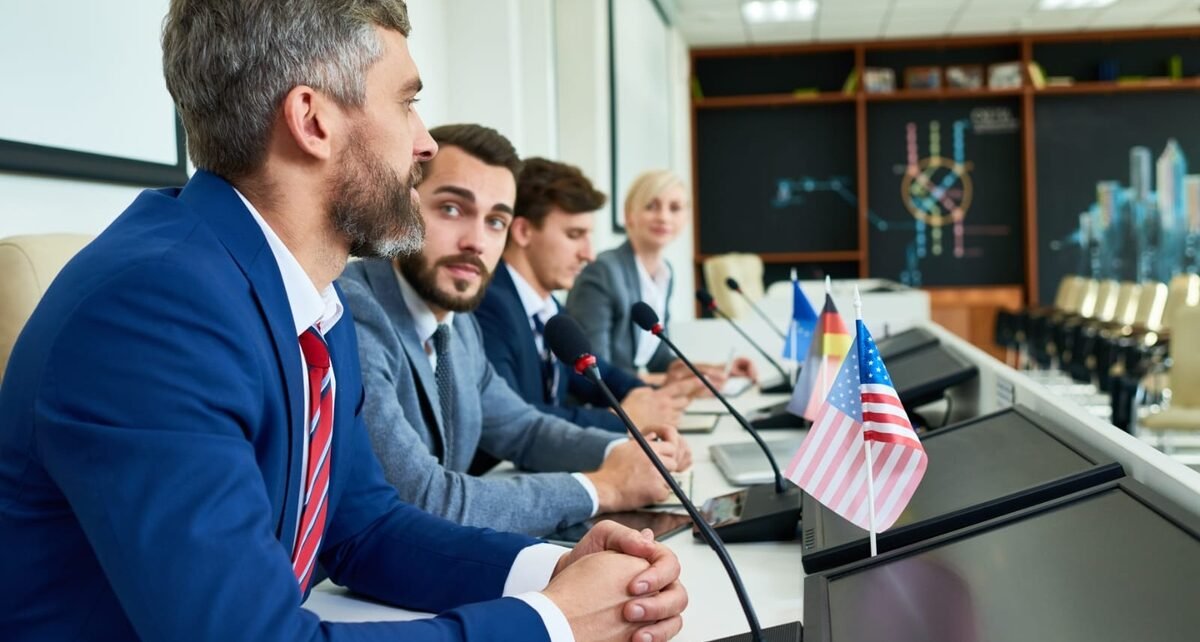 Dólar X real: proteger o patrimônio exige diversificação