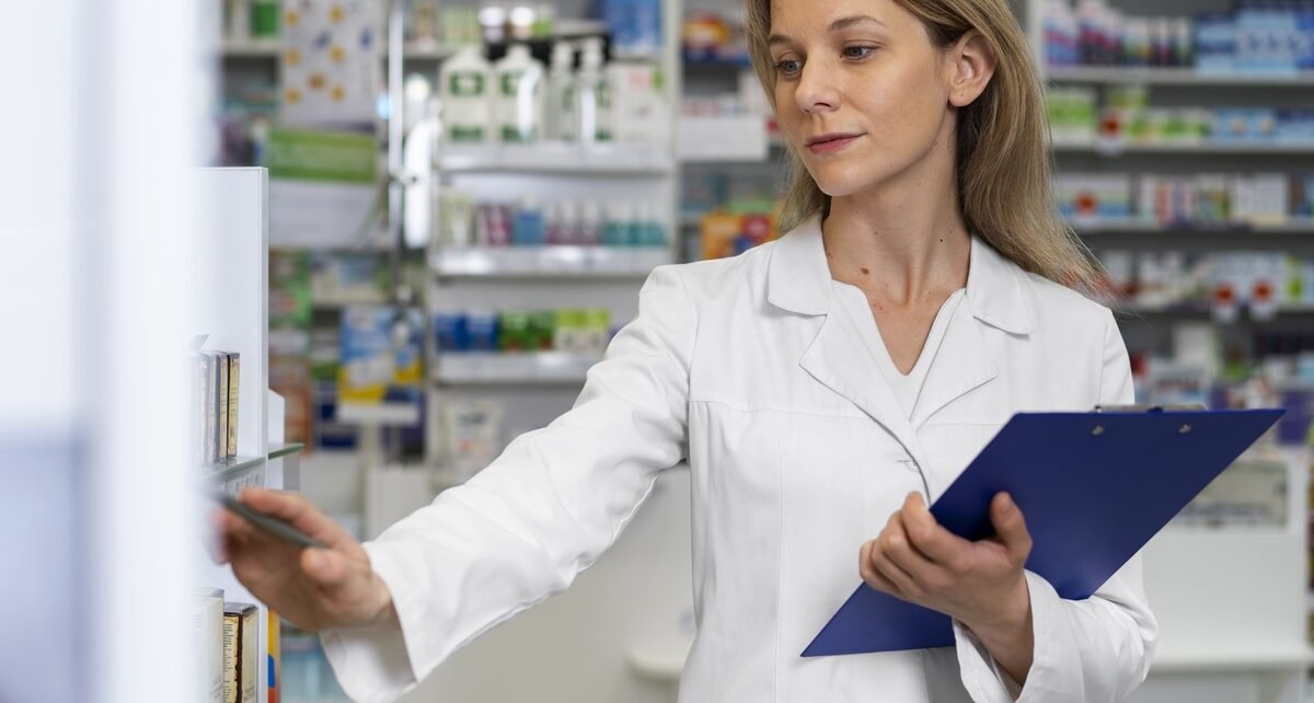 Manpower abre 394 vagas para atendente de farmácia no Brasil