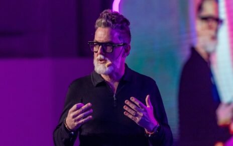 RD Summit: Neil Redding discute futuro da IA nos negócios