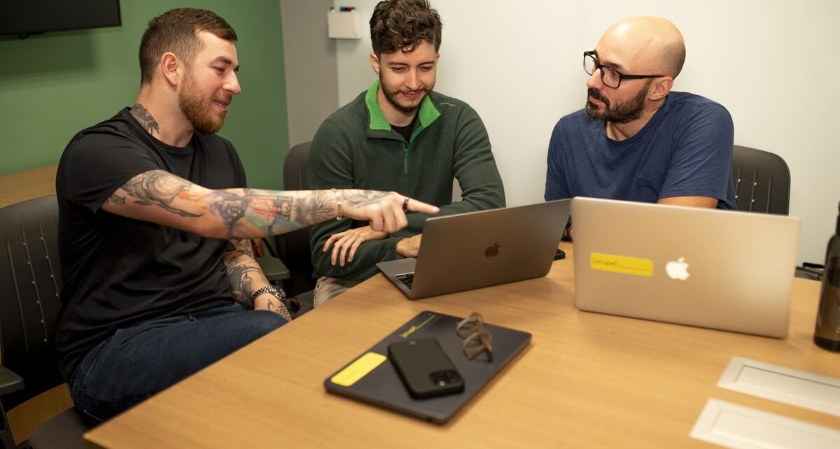 IA com dados proprietários foca no mercado SaaS para PMEs