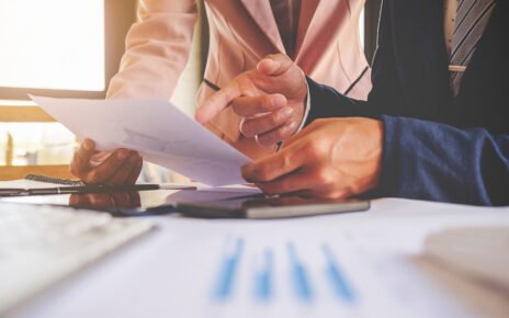 Aquisição de consórcio demanda atenção com contratos