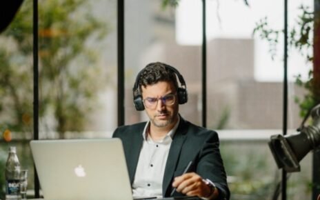 OpenAI muda o rumo e acelera a corrida pela IAG