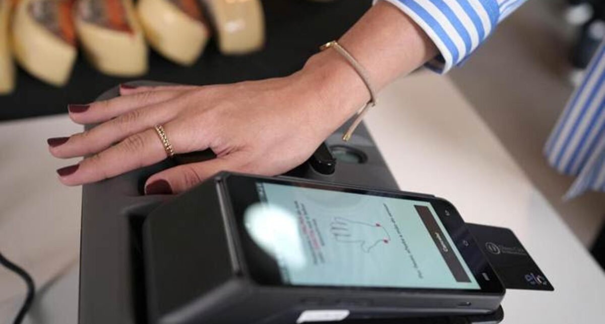 Tecban e Elo lançam pagamento por biometria da palma da mão