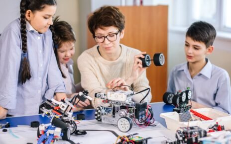 Educação tecnológica cresce com foco na abordagem STEAM