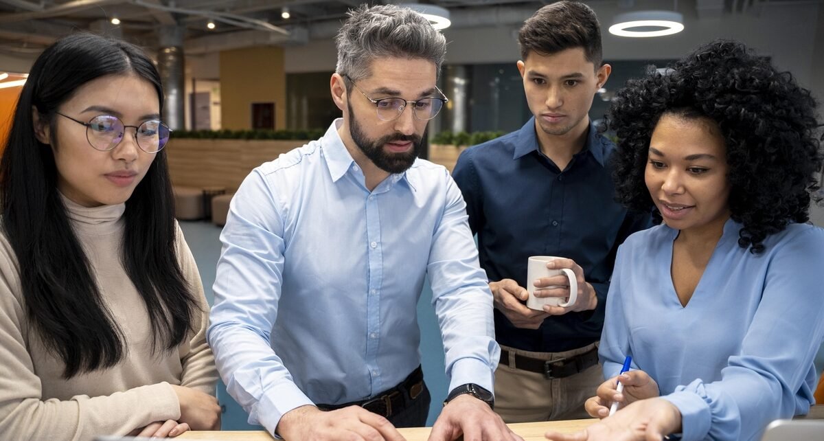 IA nas empresas: liderança e capacitação determinam sucesso
