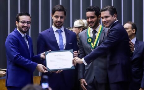 João Brasio é reconhecido com medalha do Mérito Legislativo