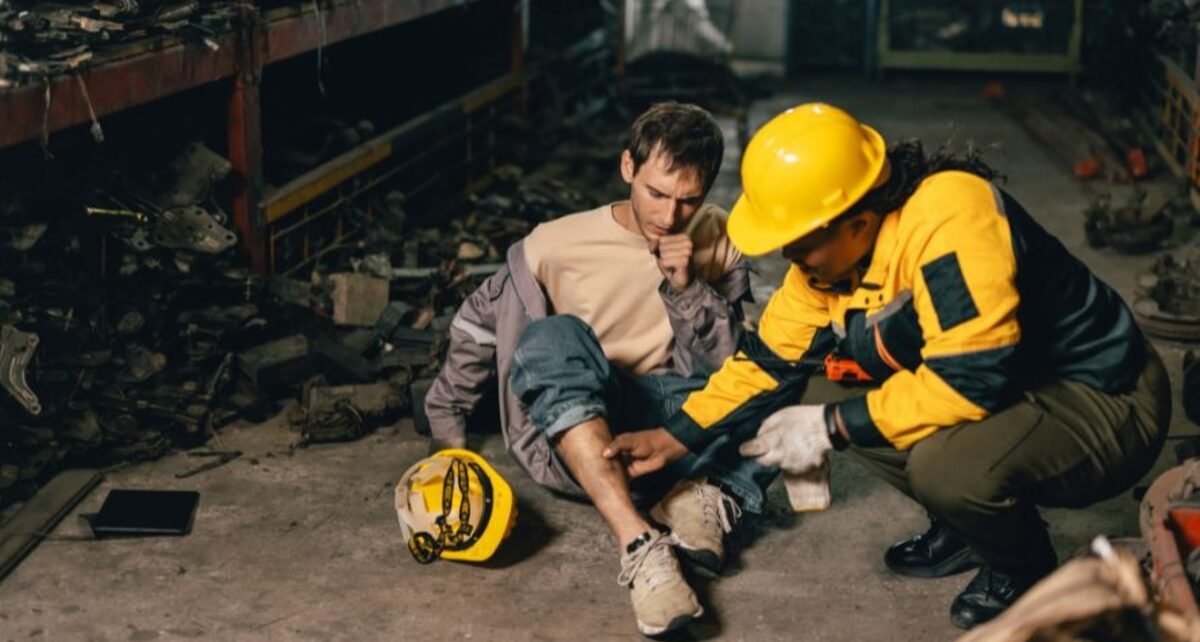 Trabalhadores acidentados podem receber indenização do INSS